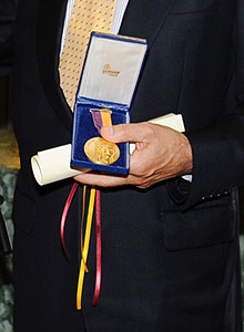 2316 e5bb4f0c baa2 4c77 bc90 771c14f95aaa medalha 2316 e5bb4f0c baa2 4c77 bc90 771c14f95aaa medalha