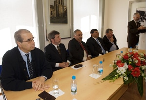 10502 3b07c1d5 c050 49a2 8b6b b7b37403d438 abril 1