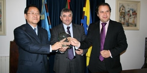 17680 4111e51e 3abe 40e8 ba07 63b3e6bb57f3 chineses