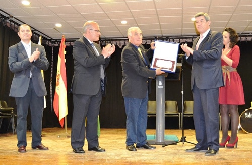 65382 cca86804 b86e 41ed a485 0b1c86f3cc2b lino