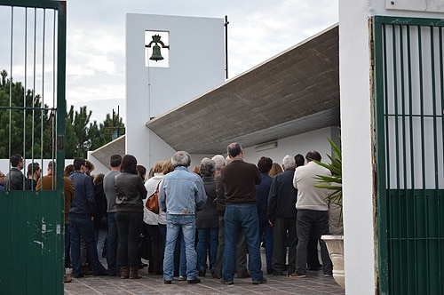 69925 76c80bbd c145 4b4e a552 bccb9a8a0073 funeral1