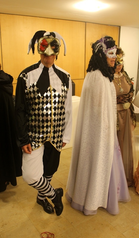 71009-0e8b06c7-e0cd-4545-8c57-6bfb38a606b4-museu-da-ceramica-baile-de-mascaras-1-adriana-aguiar