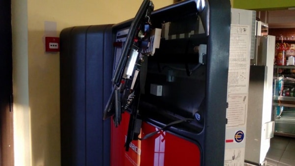 72163 8314aca4 f5a0 4d83 8b93 8ce247a78701 bar