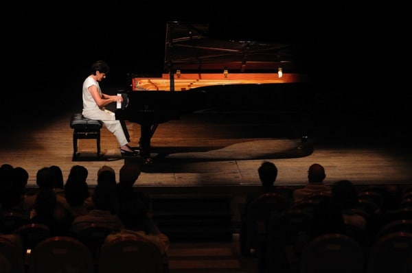 73046 54841ad8 6df8 47d5 9e8d d11769aa6ee8 piano 1