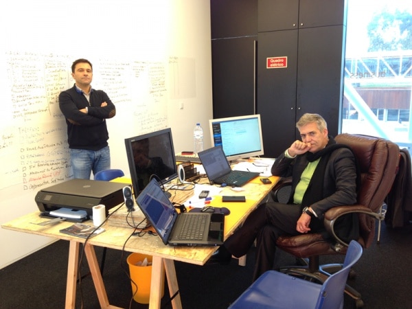 77058 a7db2edf ef36 4581 a96f 8f92753a0843 aiding