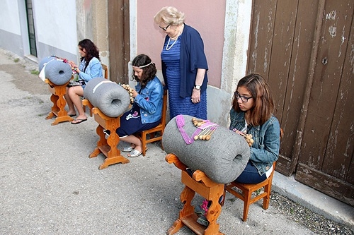 81294 001575e0 cdfa 4bf1 8345 ce5d81b3885c rendas