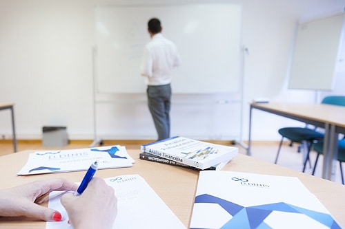 84062 9858c60d c7bb 40b7 a9e5 638b241ef5a5 dinis