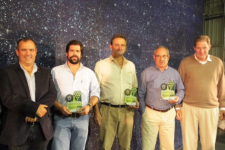 84239-43441c23-5e6e-48bb-a1f0-d34cb1ccc8a2-premios