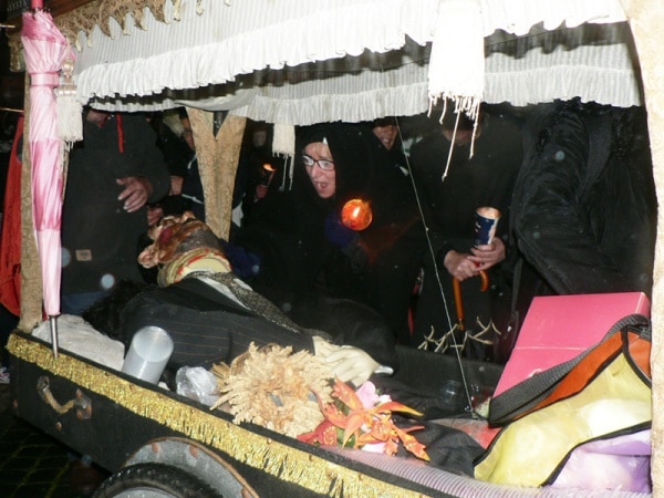 102630 cbdb5f20 0a33 47c7 add2 f3472e935ec4 e9f55a63 9f0e 40e5 abb0 a374070c075e enterro1 102630 cbdb5f20 0a33 47c7 add2 f3472e935ec4 e9f55a63 9f0e 40e5 abb0 a374070c075e enterro1