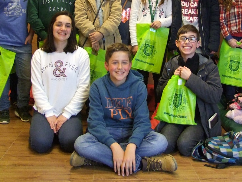 103033-80e9565f-c74b-47f0-b318-5ab5d2d3b416-aa832daa-5059-42cd-a402-3749718a7c9b-alunos