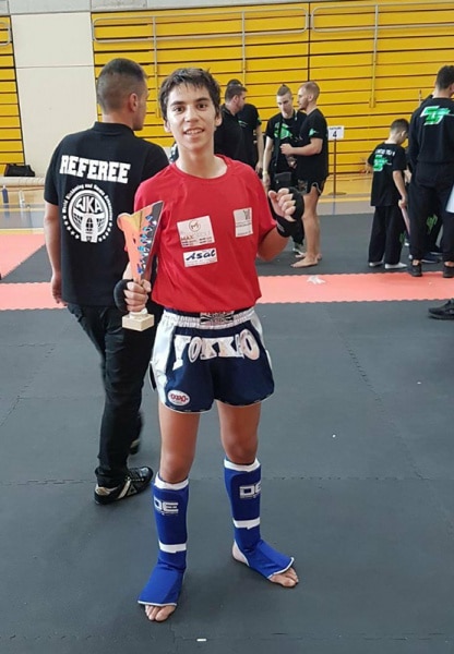 103418 05007964 bad1 4958 8ff0 43093fa4be8f 3de879d0 2439 44e0 9c89 e0f1eba03268 kick1