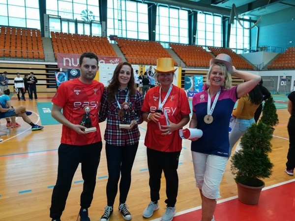 103757 d6e15b31 bab3 4d1e 8ac9 2d258f3036e8 7850c766 53be 4ffd 9b14 b104b2cdbe09 badminton