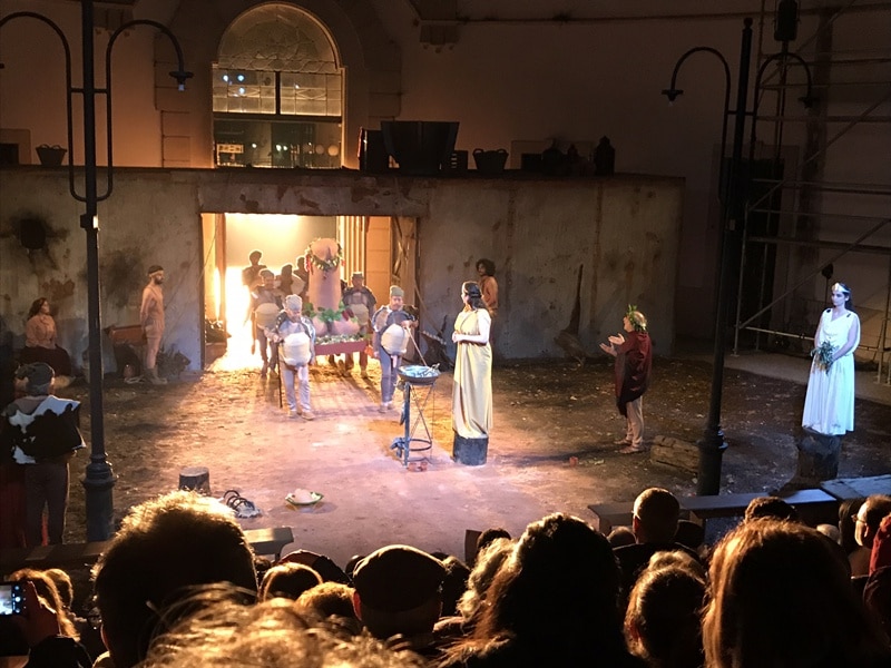 103833-4ee8dfc0-9127-4bc6-8b73-6700efdfcdae-b33608e6-c7cb-485e-b83a-5672ba4b77ad-teatro1