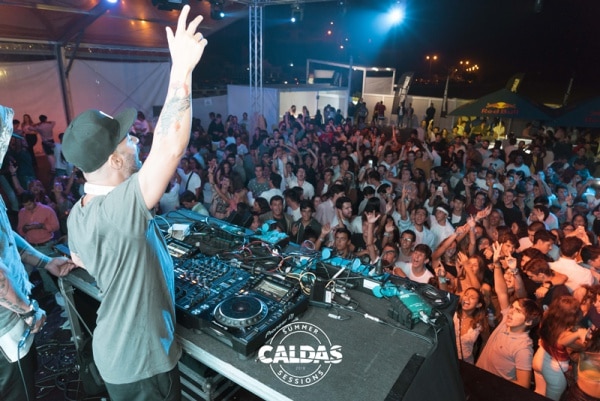 104823 c955f721 3a51 47ee 940a f2f91ebcd9d5 ca34ad7c 3968 4a80 acc6 e43bace45982 festival 1