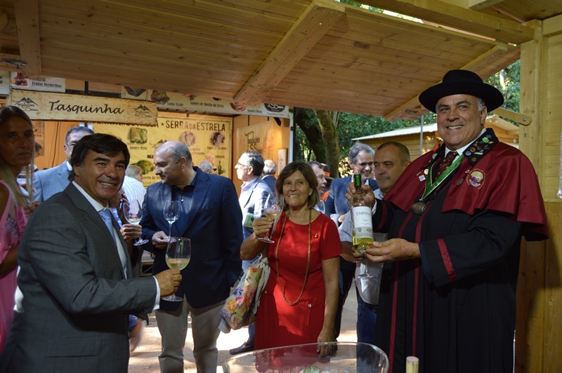 104834-aaff24c2-64b8-405d-9d4c-81cd5e7546f7-96a65bd5-040b-4f4f-aeff-7c62f8c1322f-vinho1