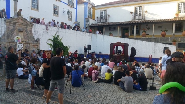 104981 f8623d04 6ed2 4f01 b9f1 3f4ea581caa2 4cd0060a 1994 4fa6 90da 968f35fb5093 busker