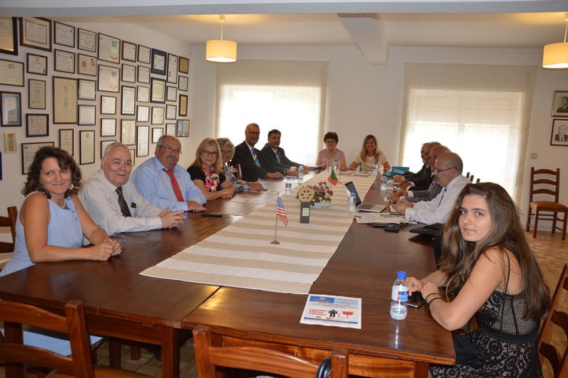 105139-0305db73-6954-428a-b3f7-1808fc694b81-e4b332ab-e9c1-4604-b944-d19c447b5a03-governadora-1