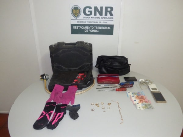 105384 5a7d3559 c885 4a15 82d7 8e45ac3d6856 f388b2f4 3973 4659 be64 890bfc5eba9b furtos