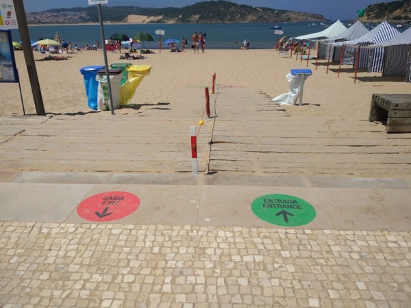 111874 assistentes do politcnico garantem distanciamento social nas praias de alcobaa 111874 assistentes do politcnico garantem distanciamento social nas praias de alcobaa