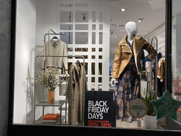 112957 black friday 1